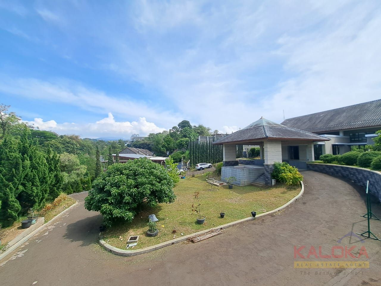 Rumah Baru Super Mewah di Dago, Bandung